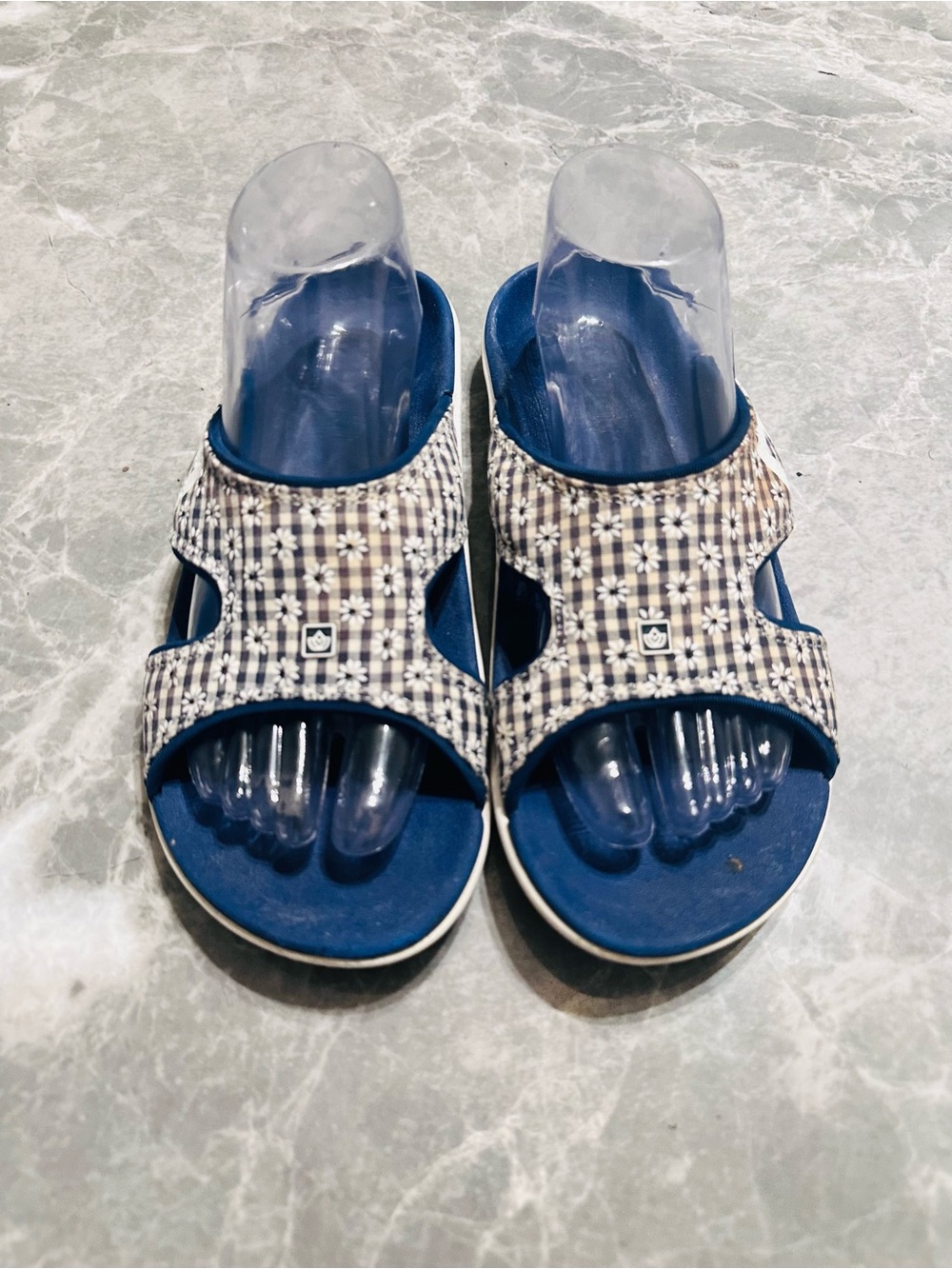 Blue Spenco Plaid Flower Sandals $22 Size | 9